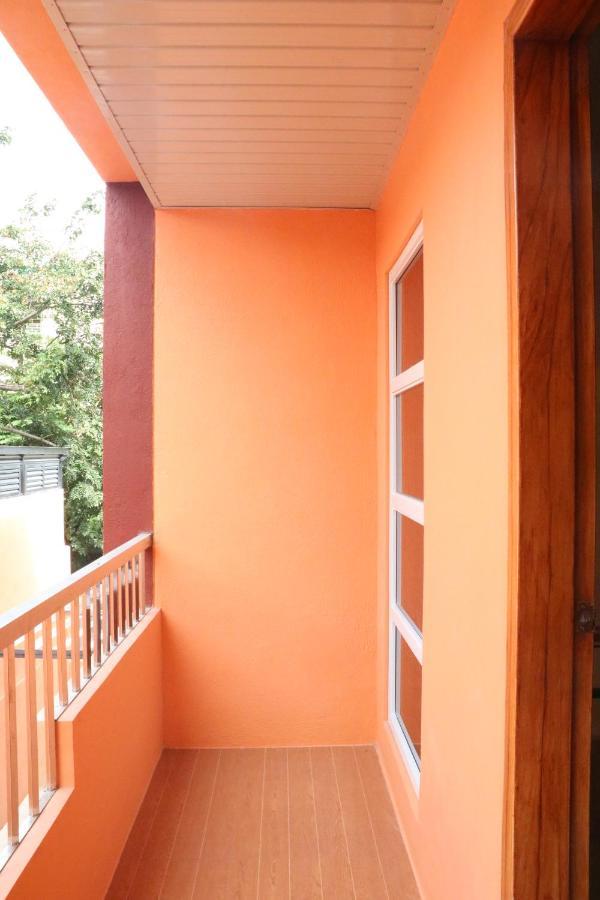 Anicia Guesthouse Rooms Paranaque City ภายนอก รูปภาพ