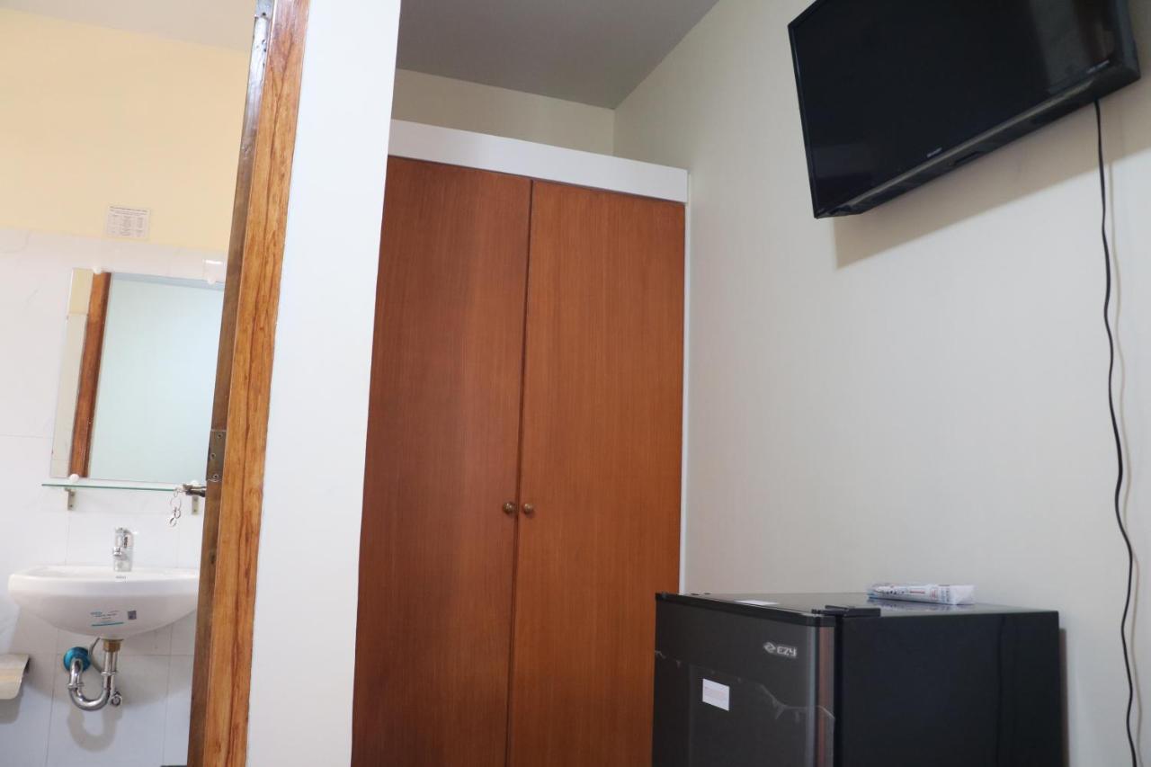 Anicia Guesthouse Rooms Paranaque City ภายนอก รูปภาพ