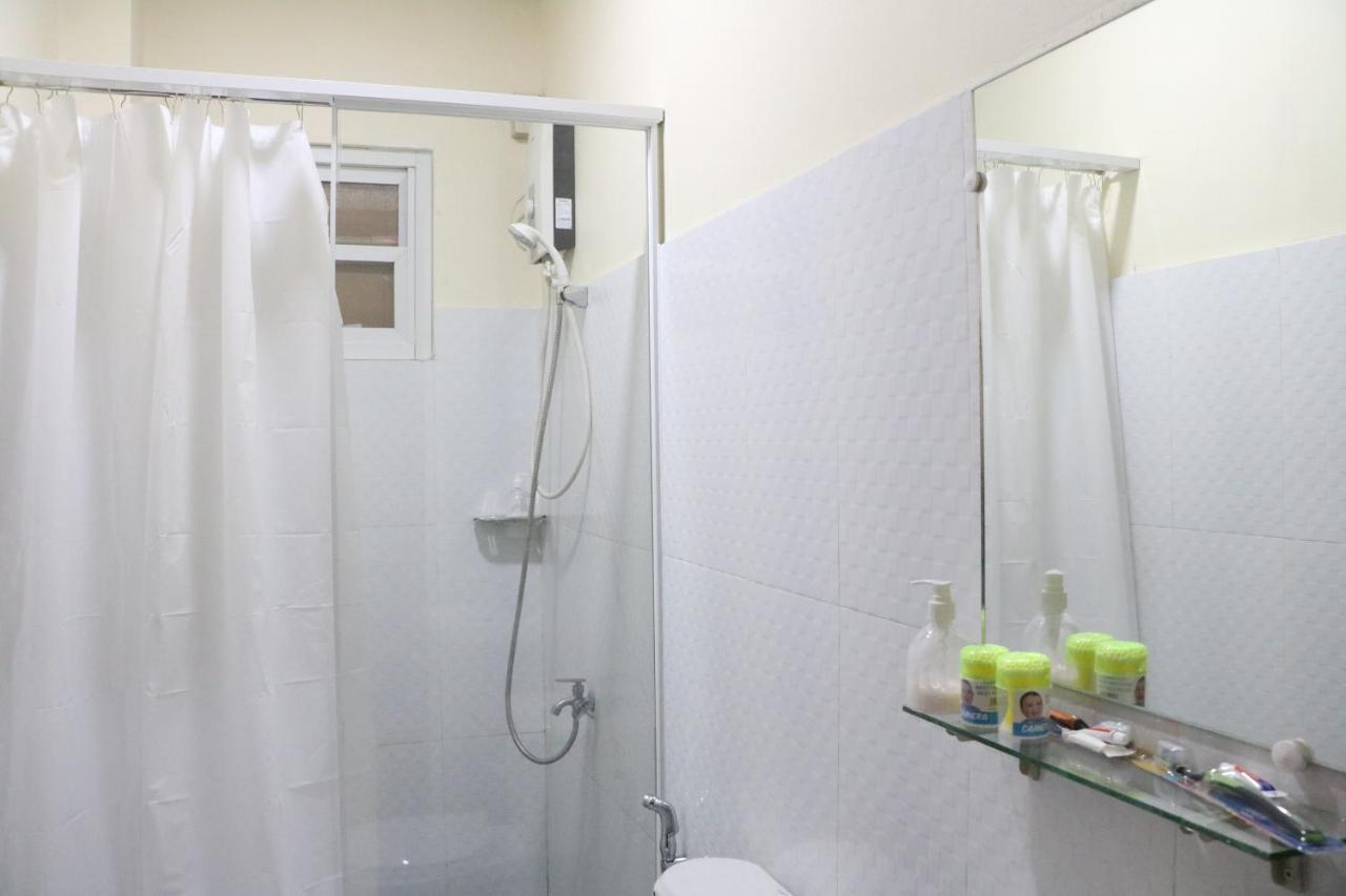 Anicia Guesthouse Rooms Paranaque City ภายนอก รูปภาพ