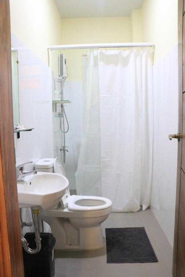 Anicia Guesthouse Rooms Paranaque City ภายนอก รูปภาพ