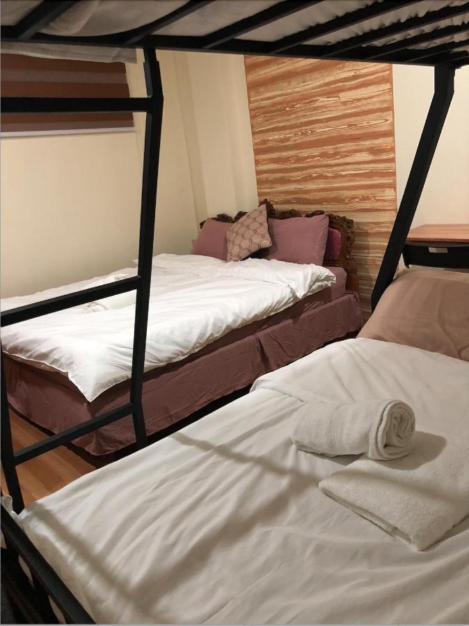 Anicia Guesthouse Rooms Paranaque City ภายนอก รูปภาพ